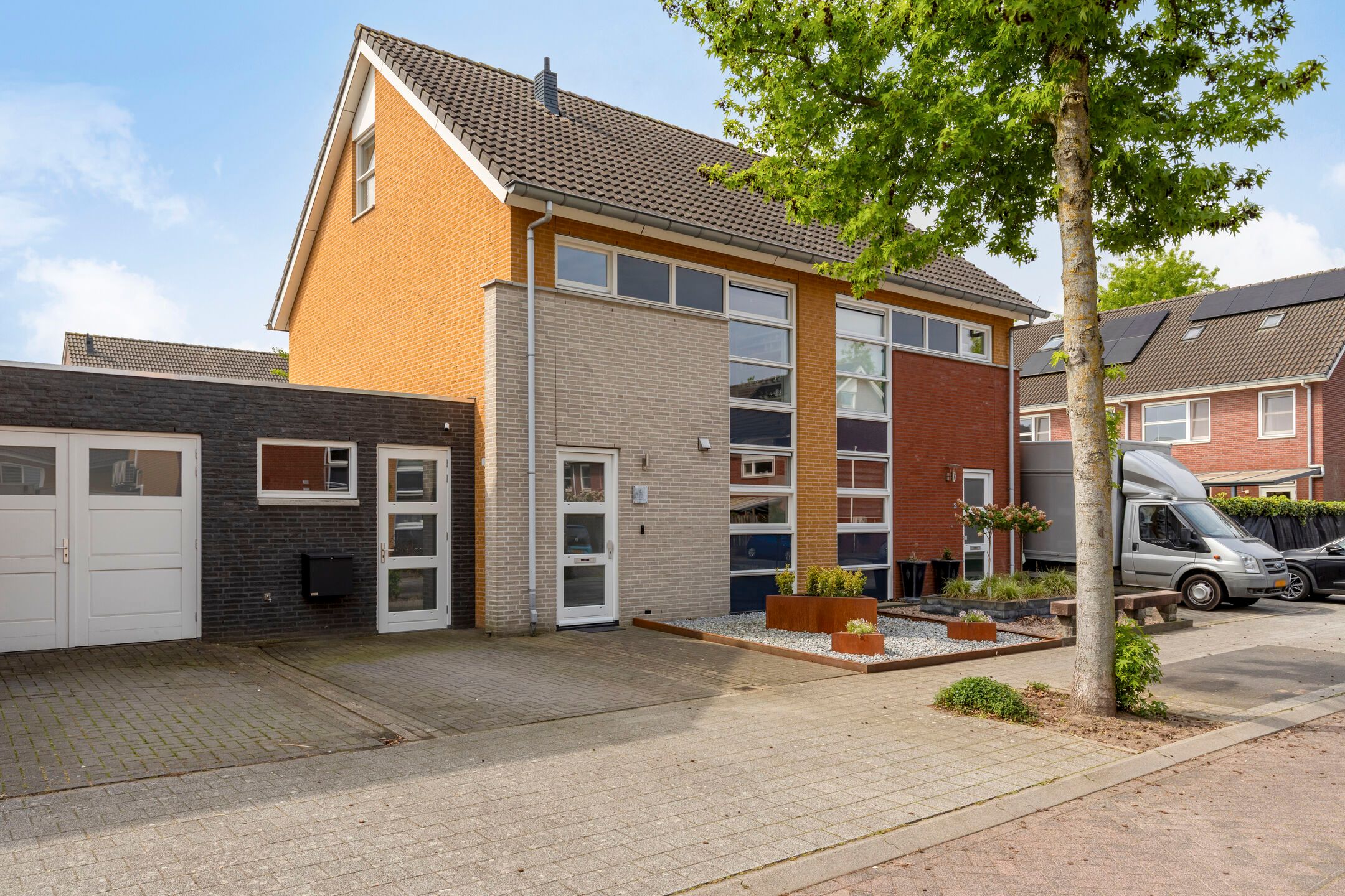 Foto van Valkappel 4, Helden