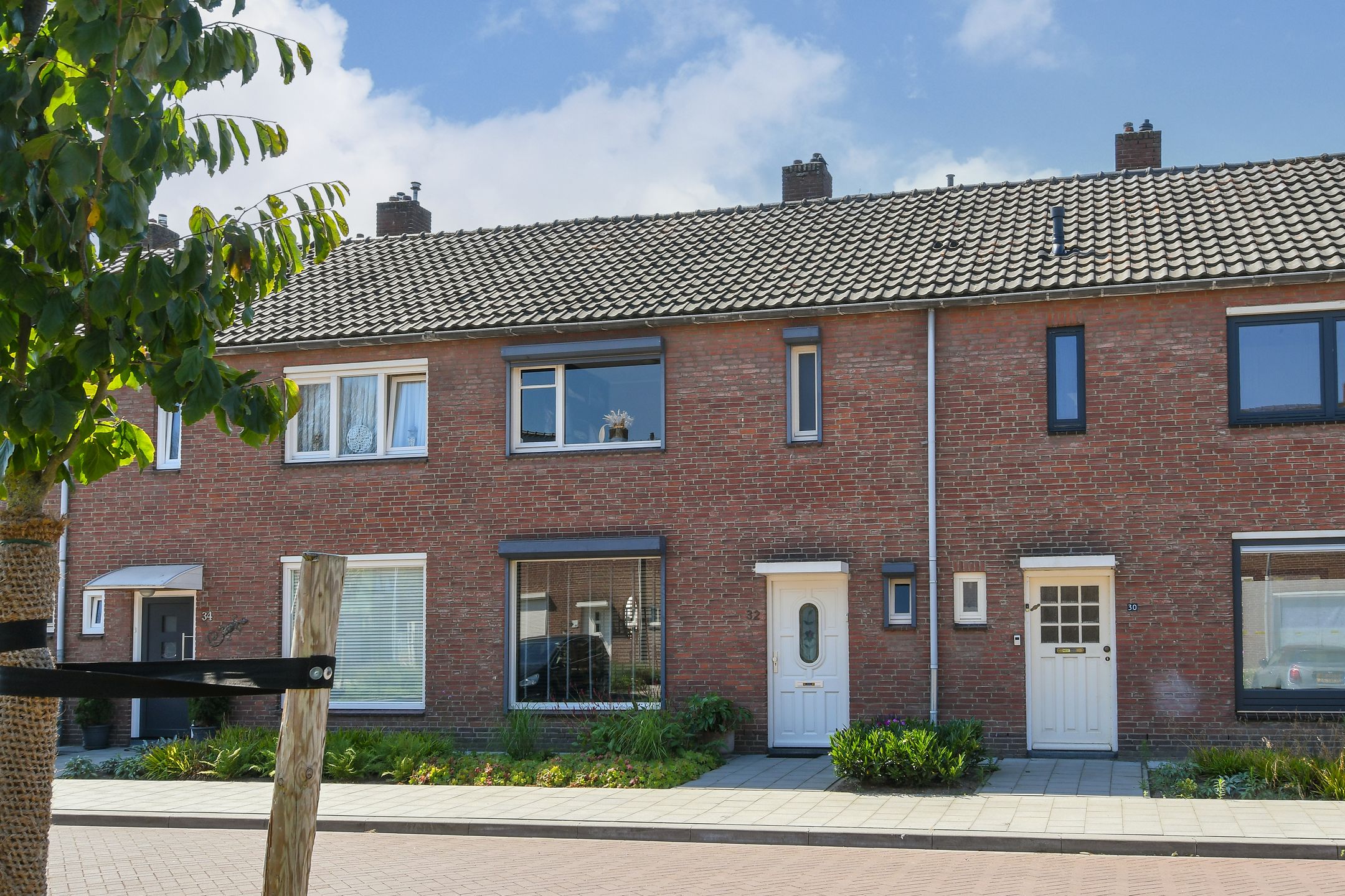 Foto van Anna van Burenstraat 32, Weert