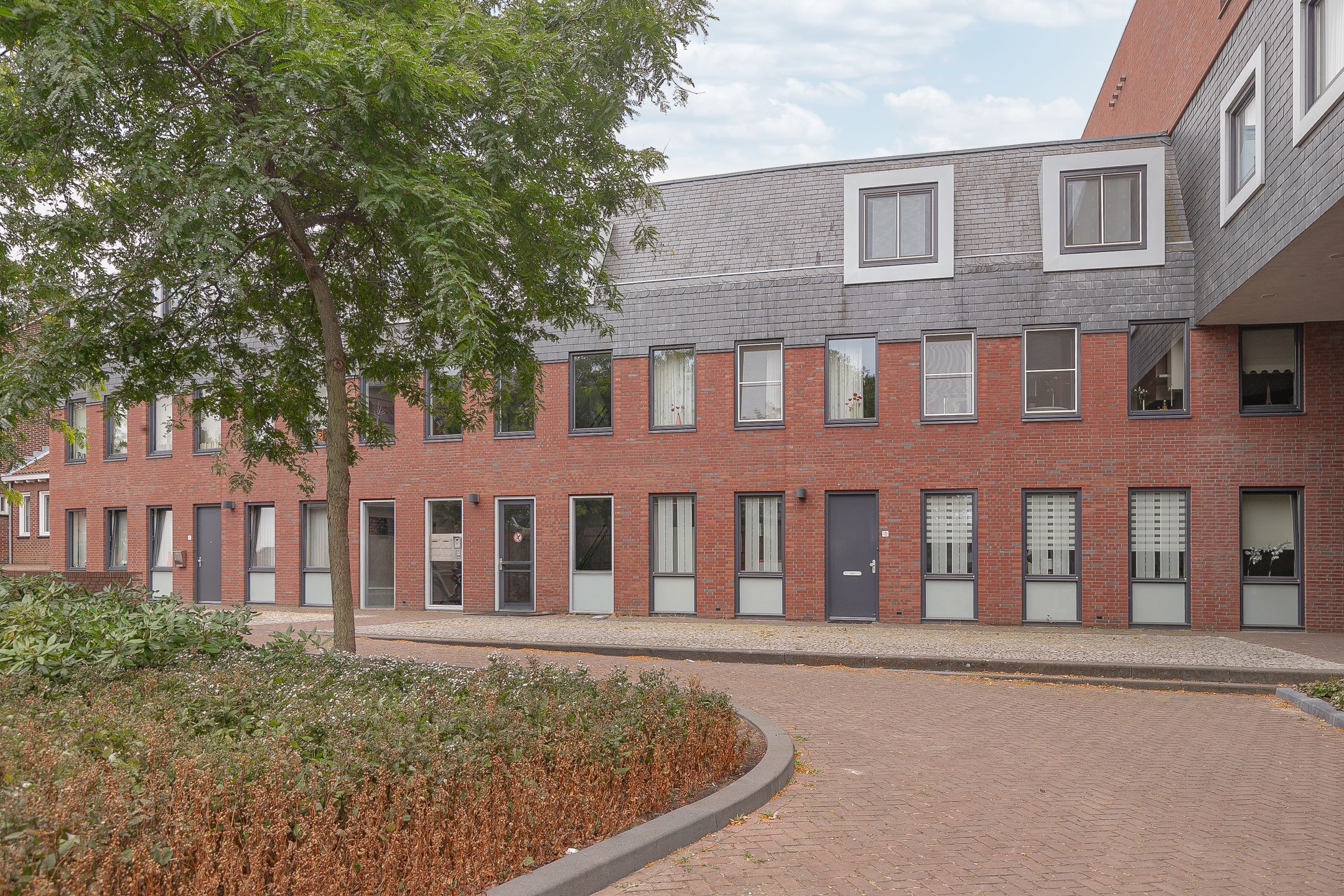 Foto van Kerkplein 10, Maasbracht