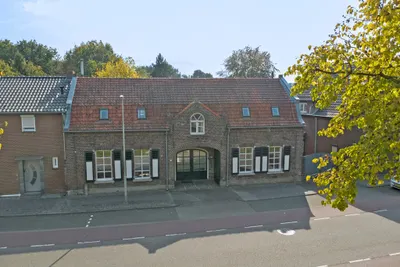 Foto van Kerkstraat 10, Maasbracht Half