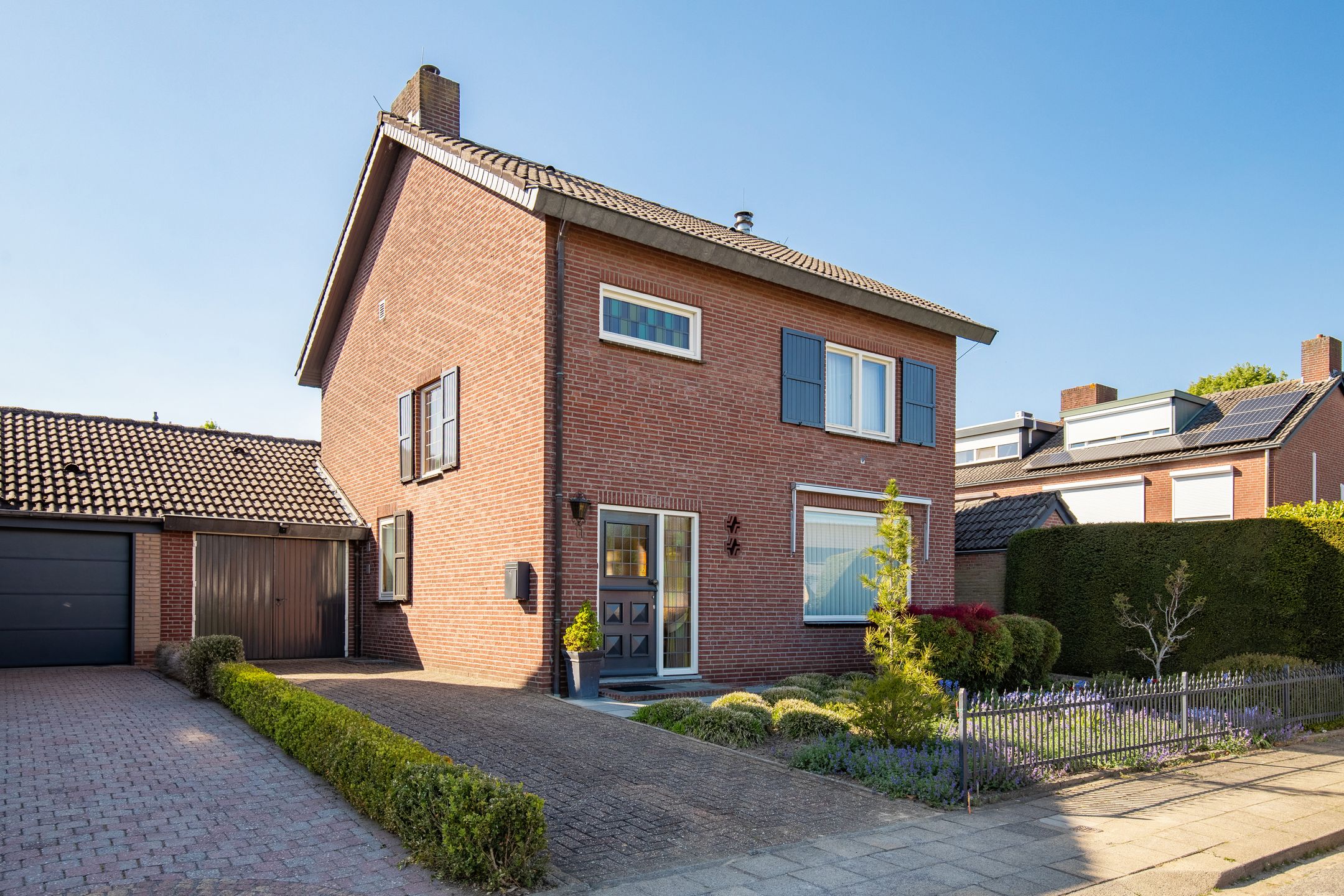 Foto van Graaf van Loonstraat 11, Born