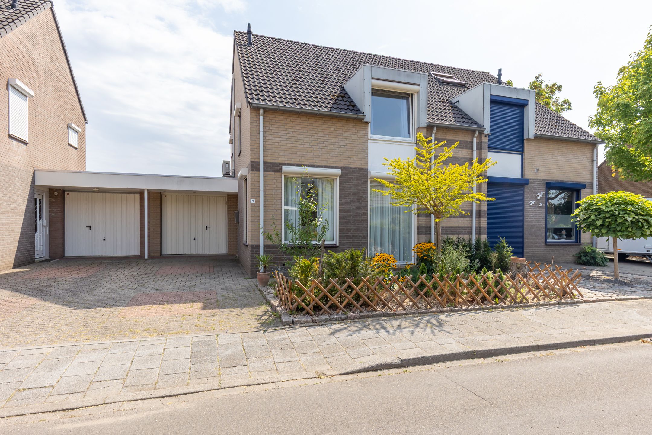Foto van Hondsbroek 74, Born