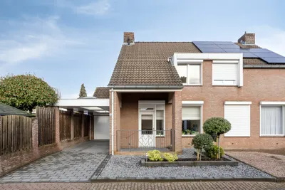 Foto van In de Winkel 28, Bunde