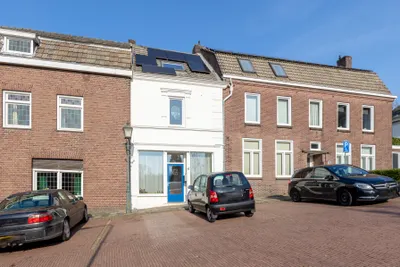 Foto van Deken Keulenplein 4, Schinnen