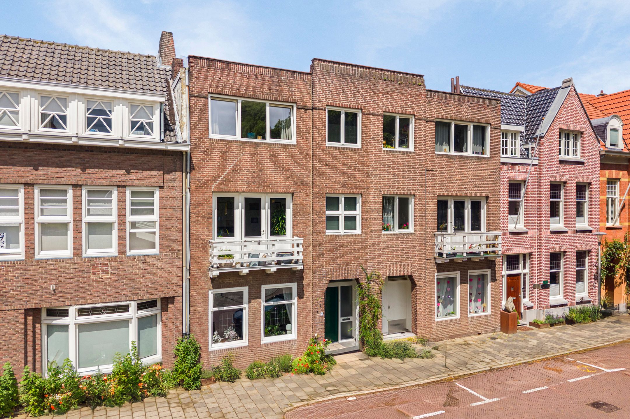 Foto van Burg. de Hesselleplein 1, Heerlen