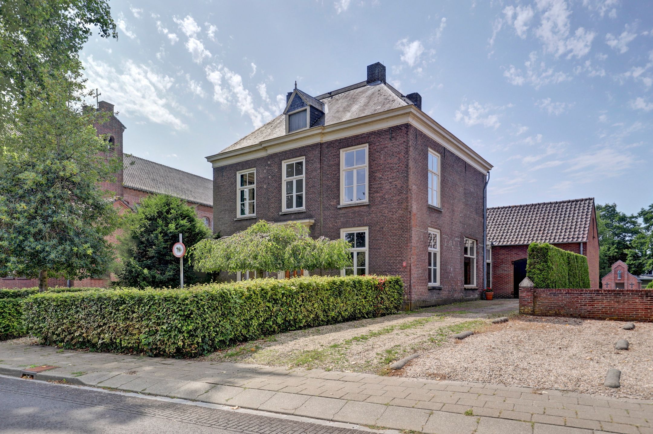 Foto van Grotestraat 13, Deest