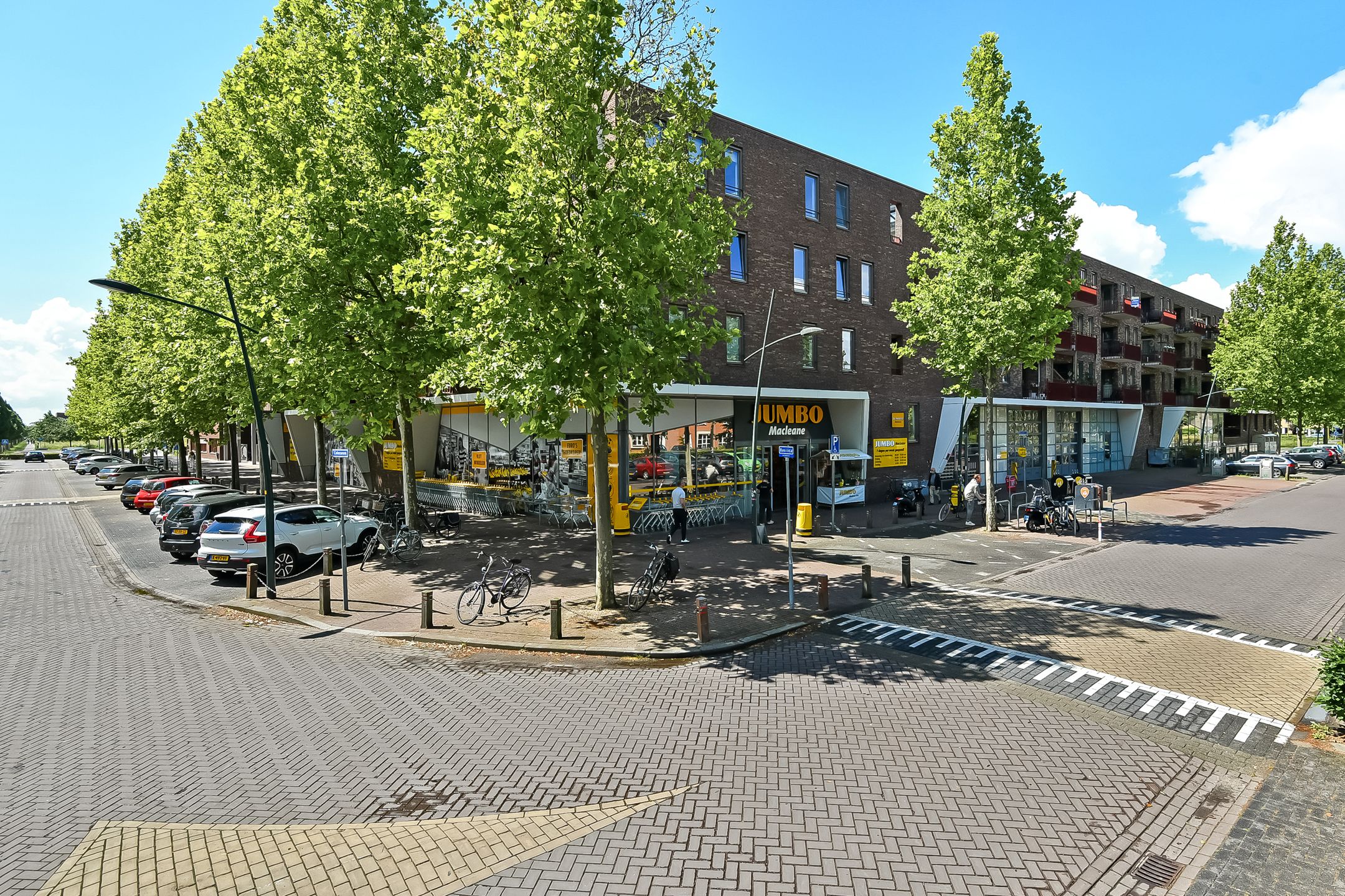 Foto van Basilica 103, Elst (GE)