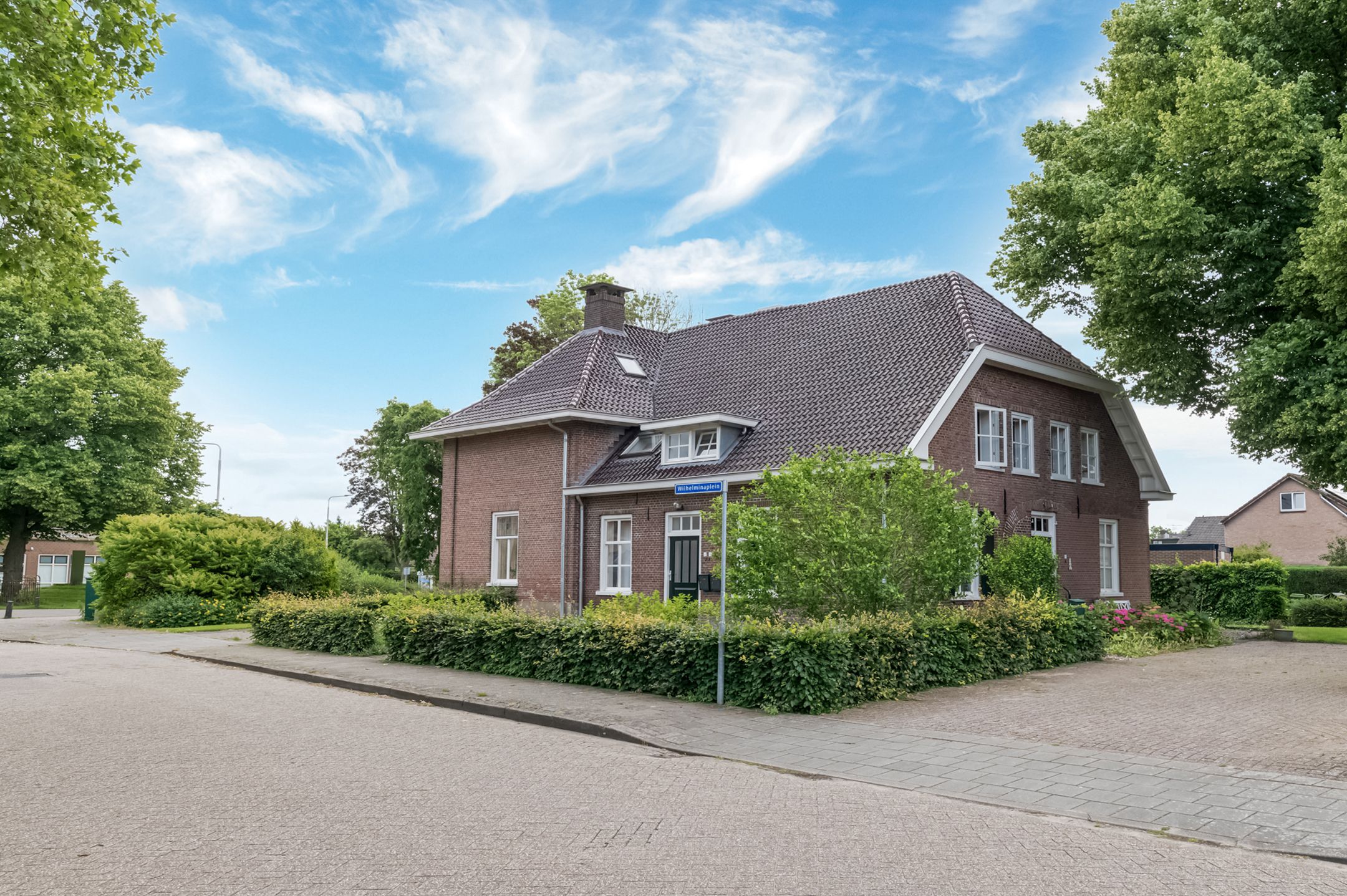 Foto van Wilhelminaplein 8, Zetten