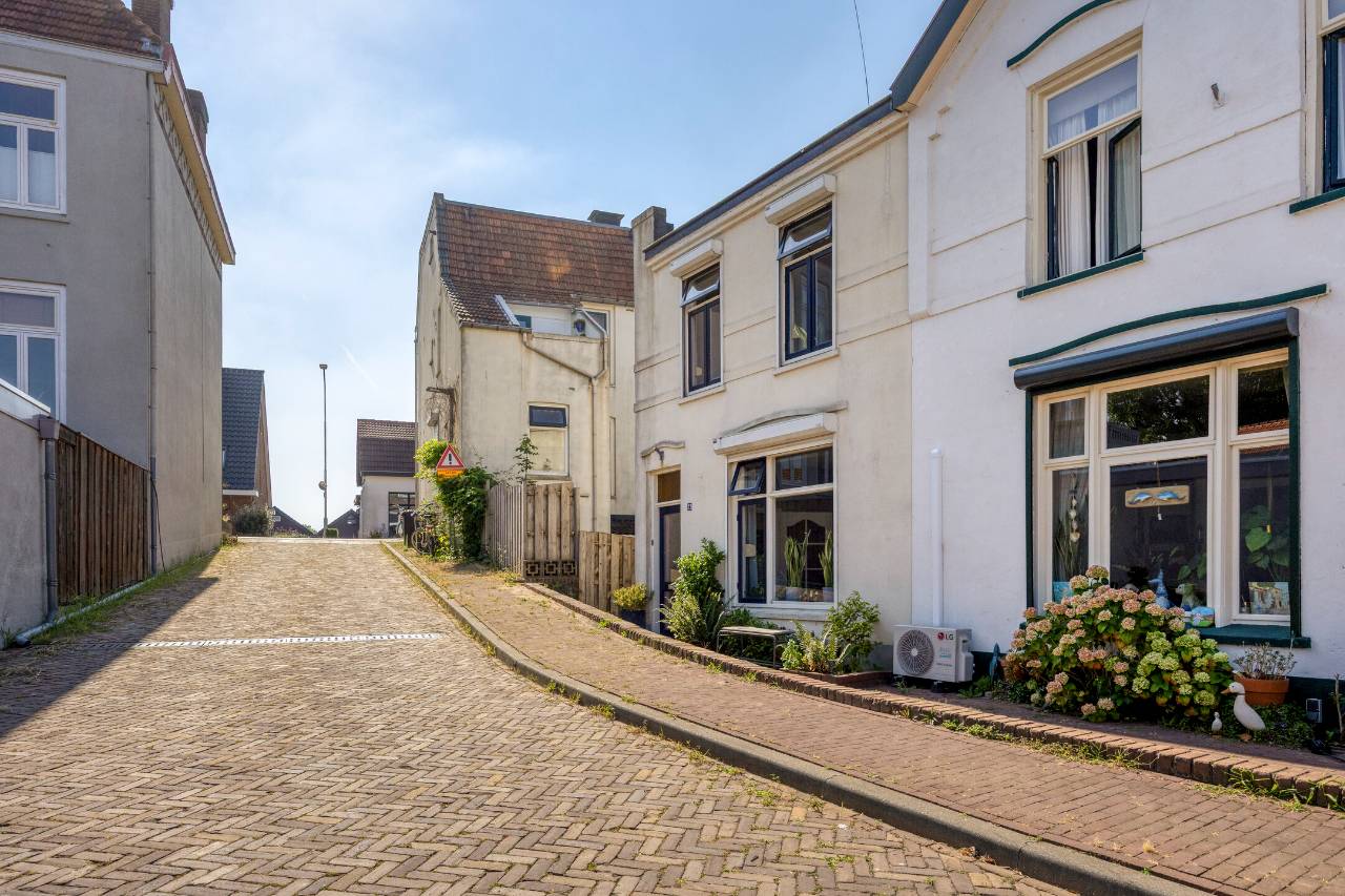 Foto van Julianaplein 23, Tolkamer
