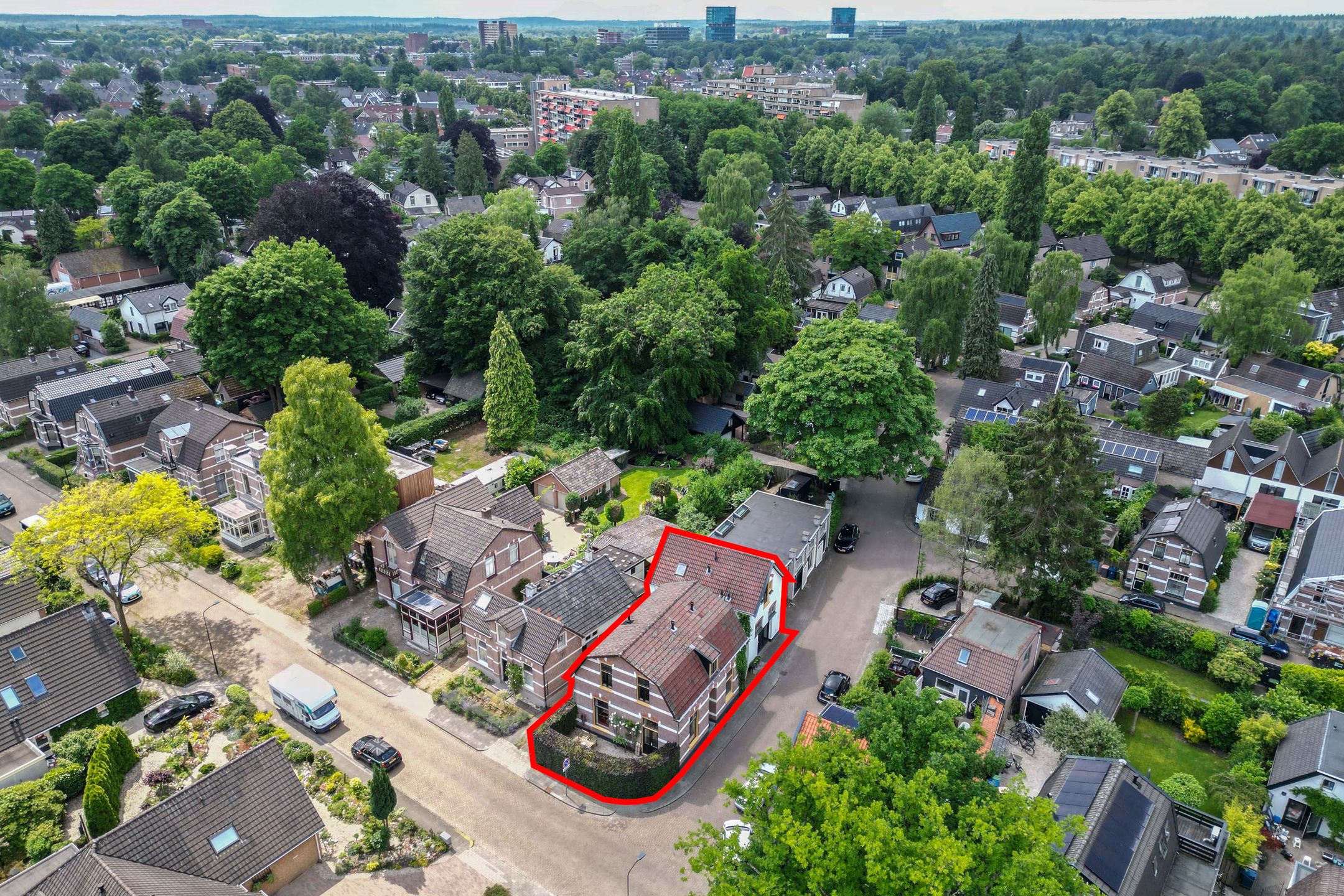 Foto van Celebeslaan 1, Apeldoorn