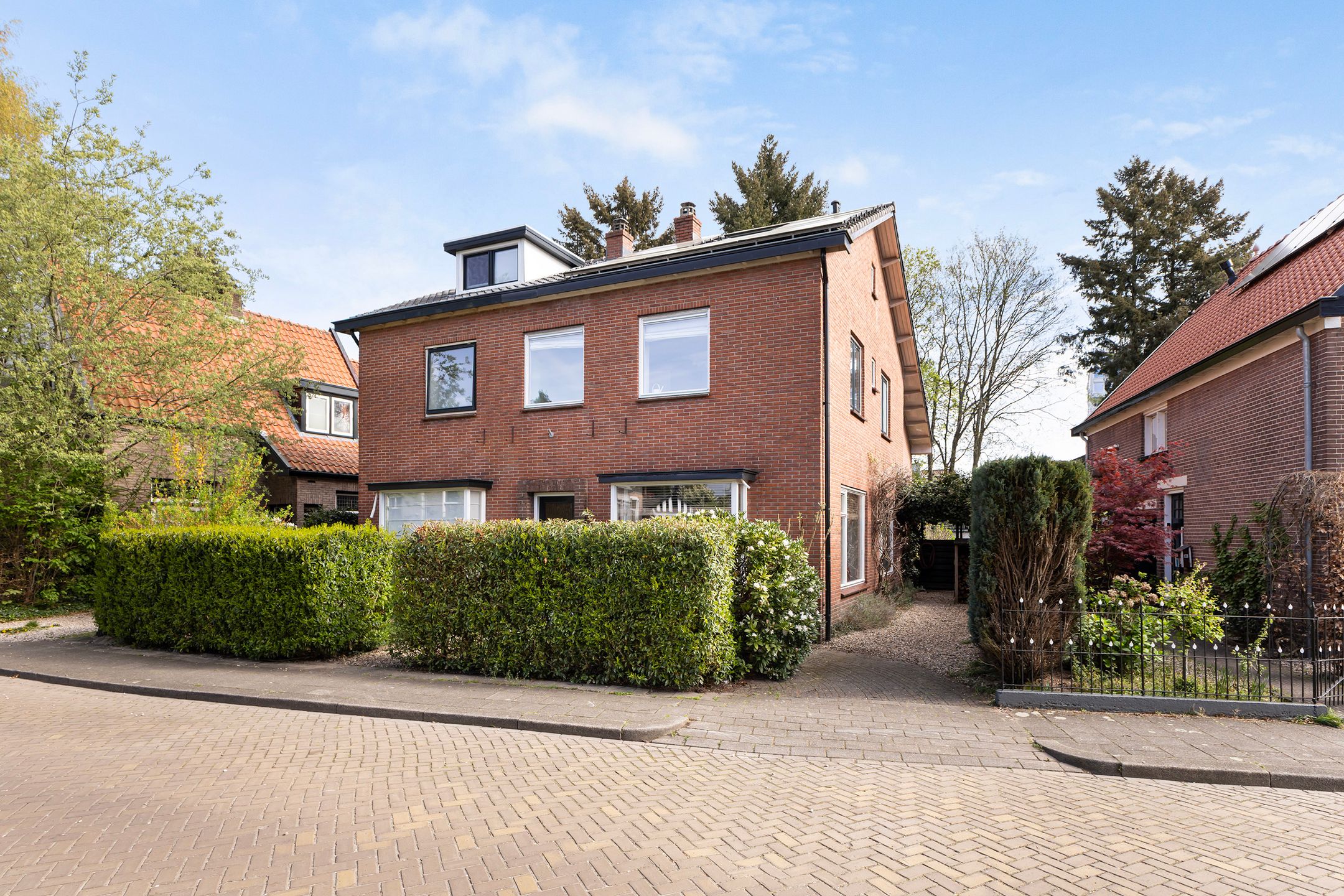 Foto van Burglaan 8, Apeldoorn