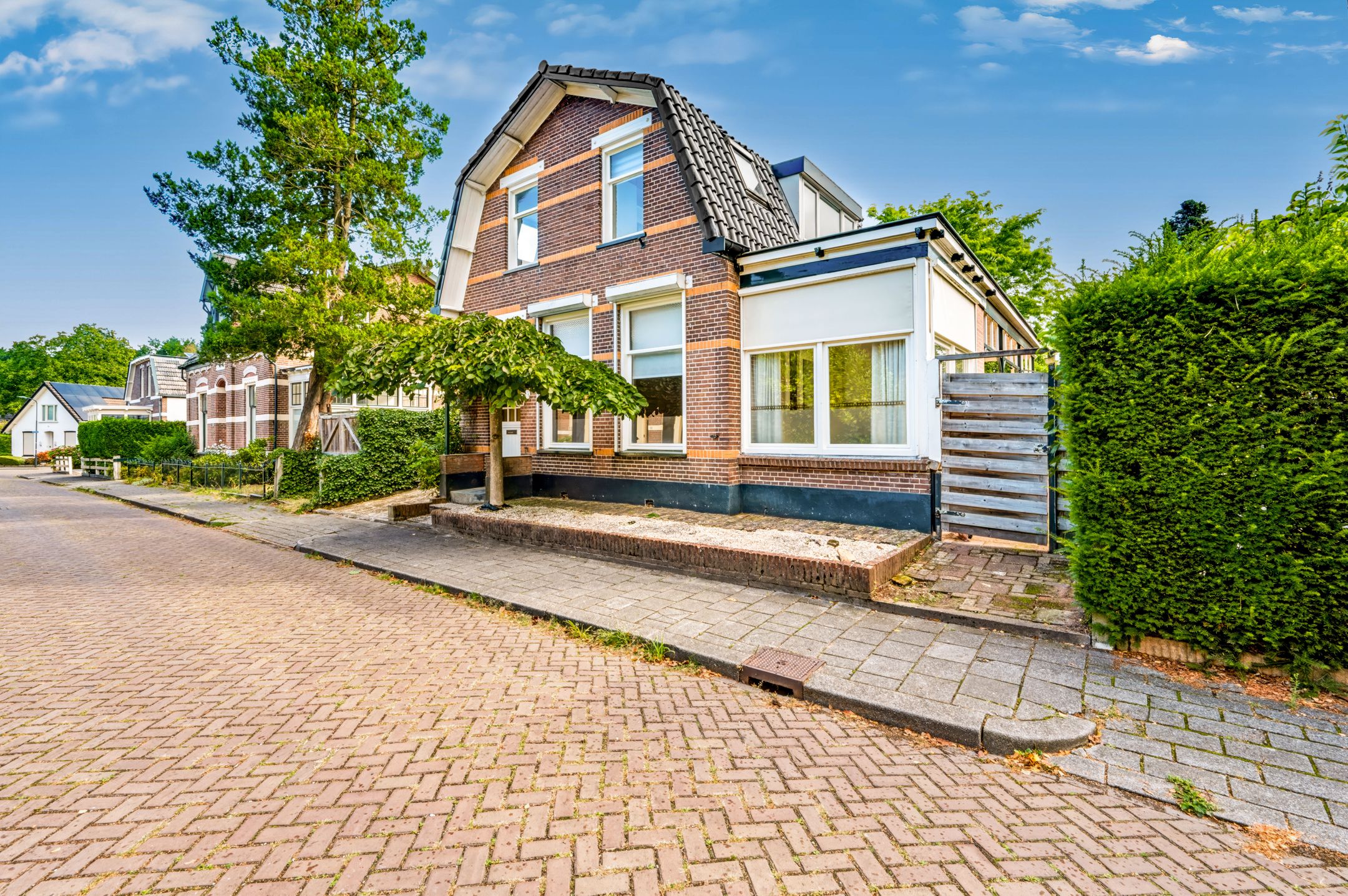 Foto van Borneolaan 2, Apeldoorn