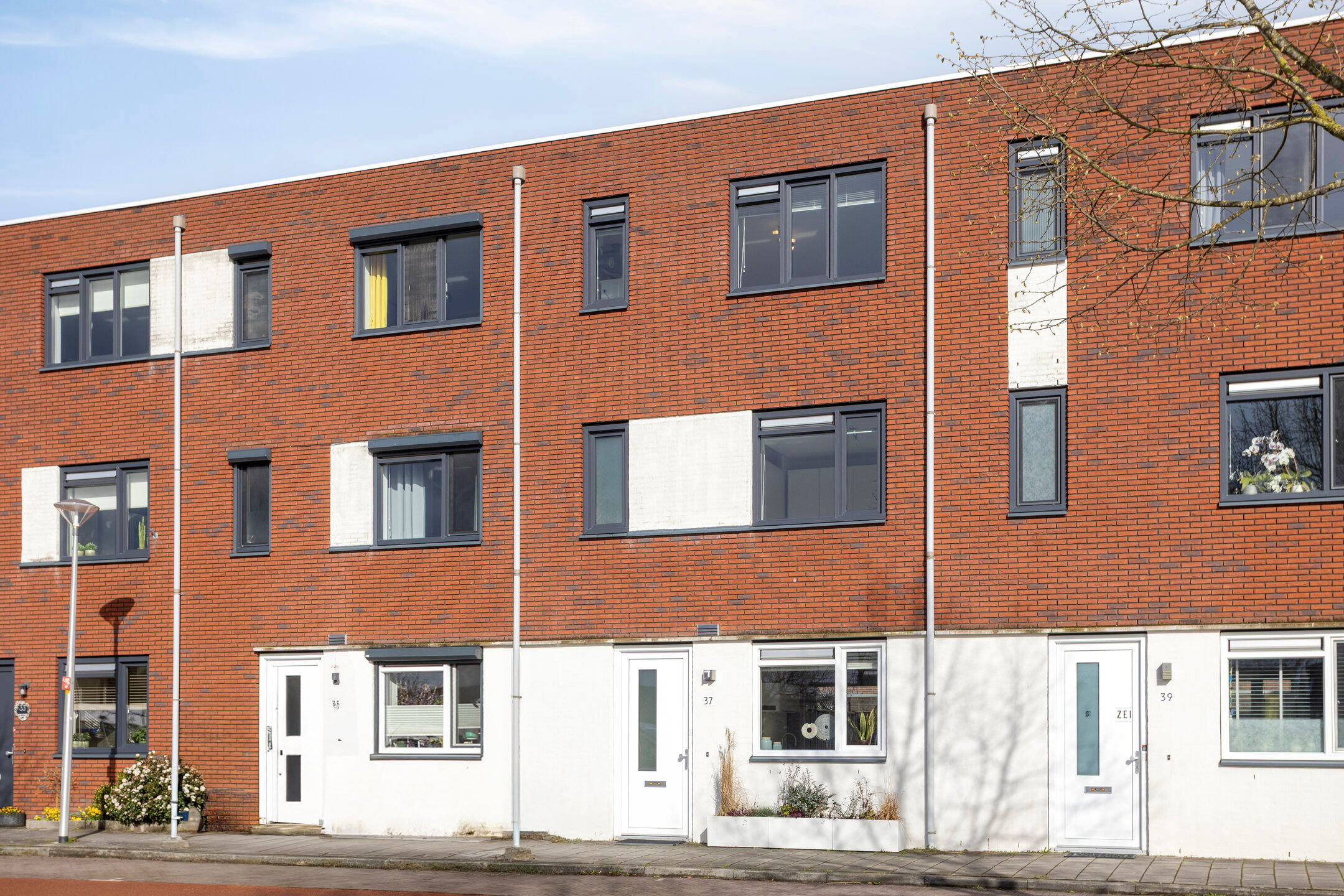 Foto van Zuiderspoorstraat 37, Enschede