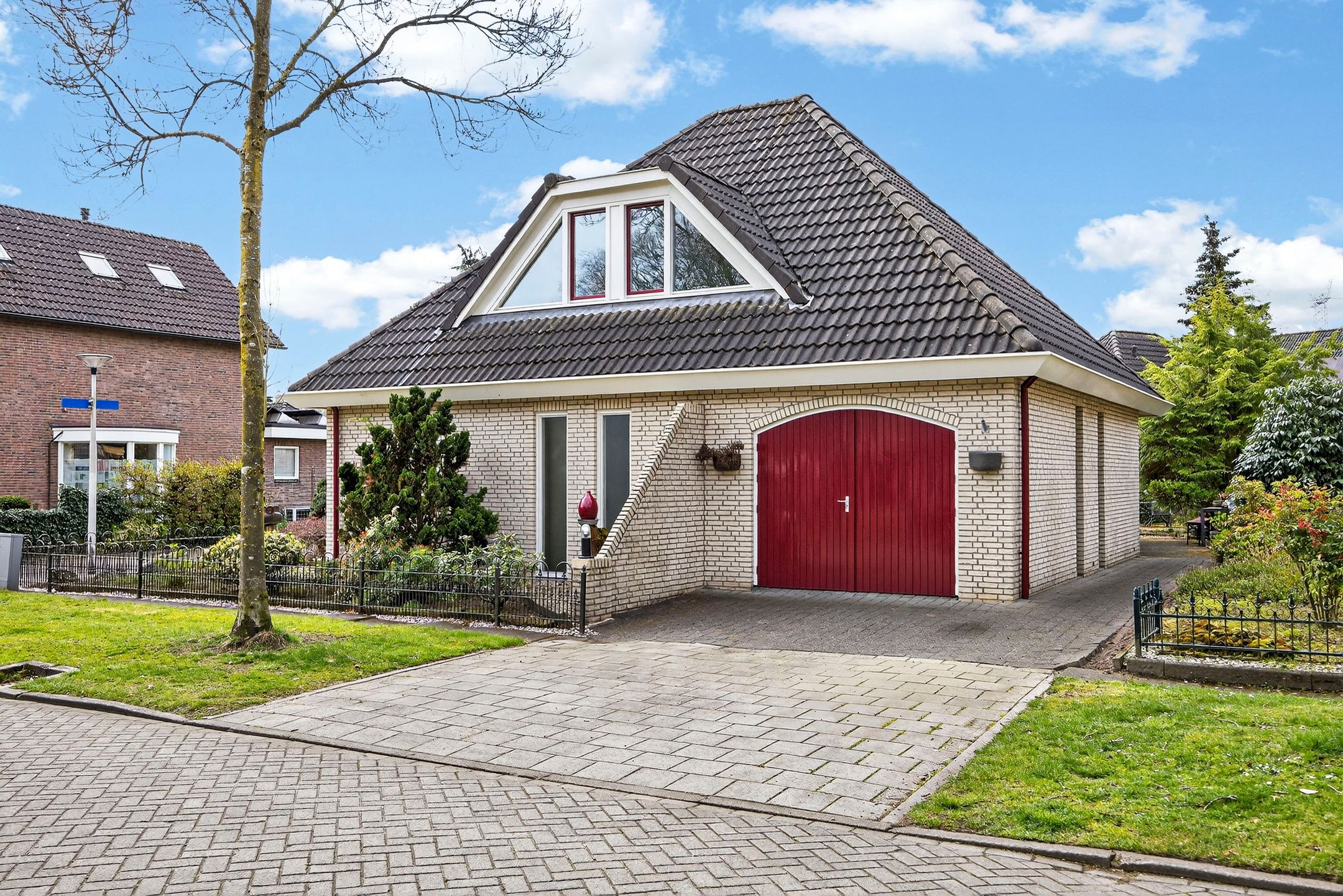 Foto van Suze Robertsonlaan 2, Enschede