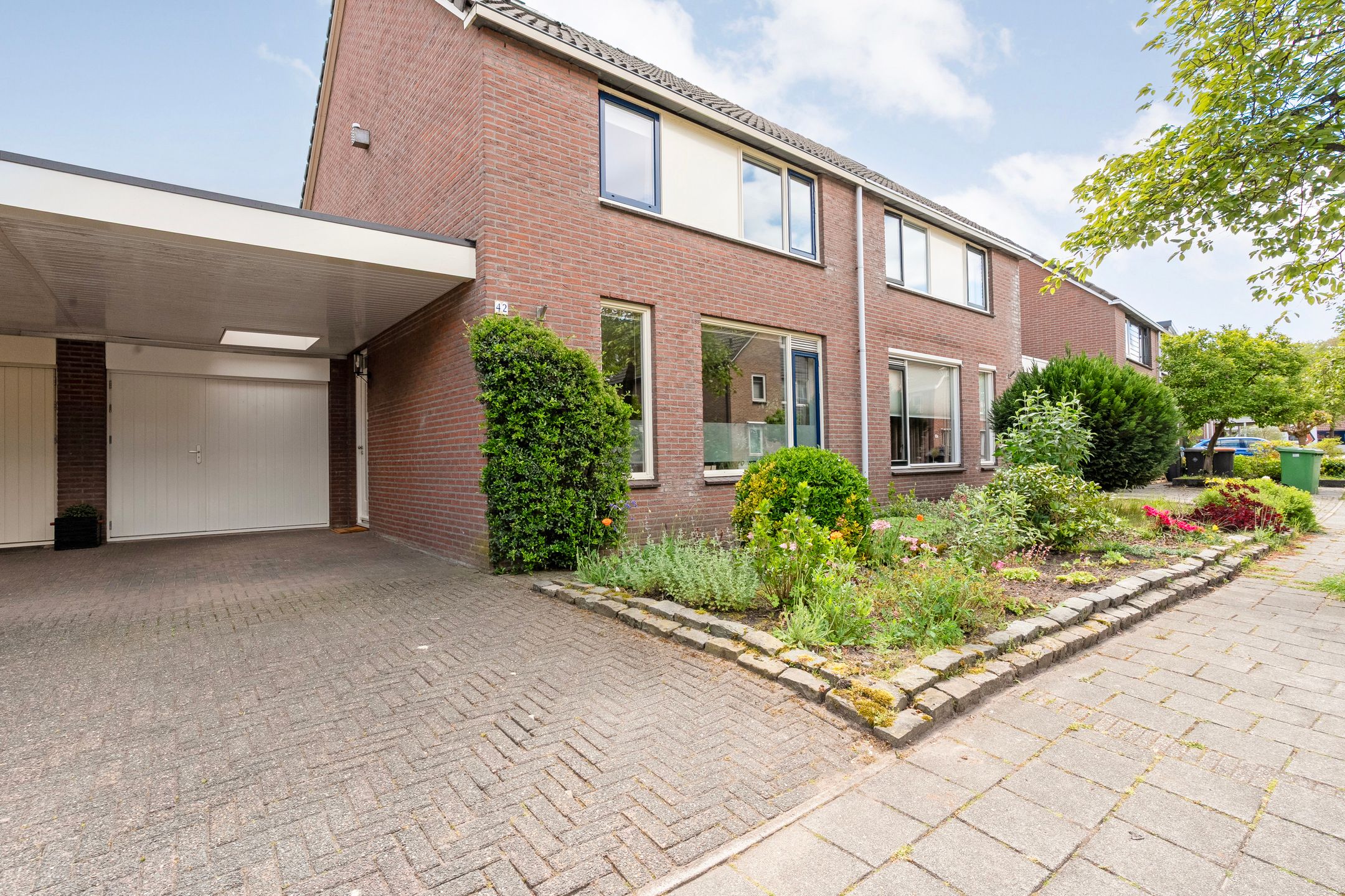 Foto van Warenveldehoek 42, Enschede