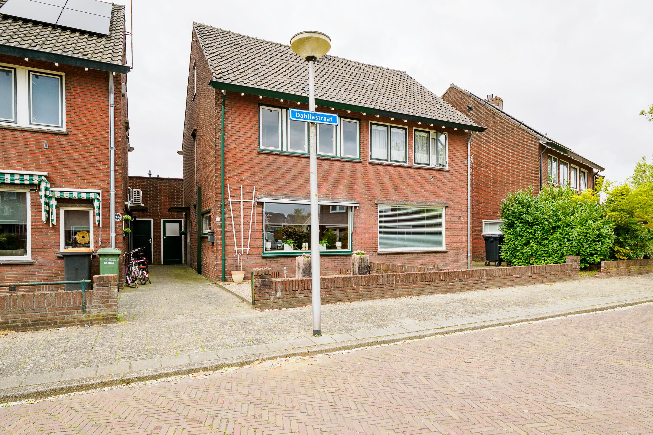 Foto van Dahliastraat 12, Hengelo (OV)