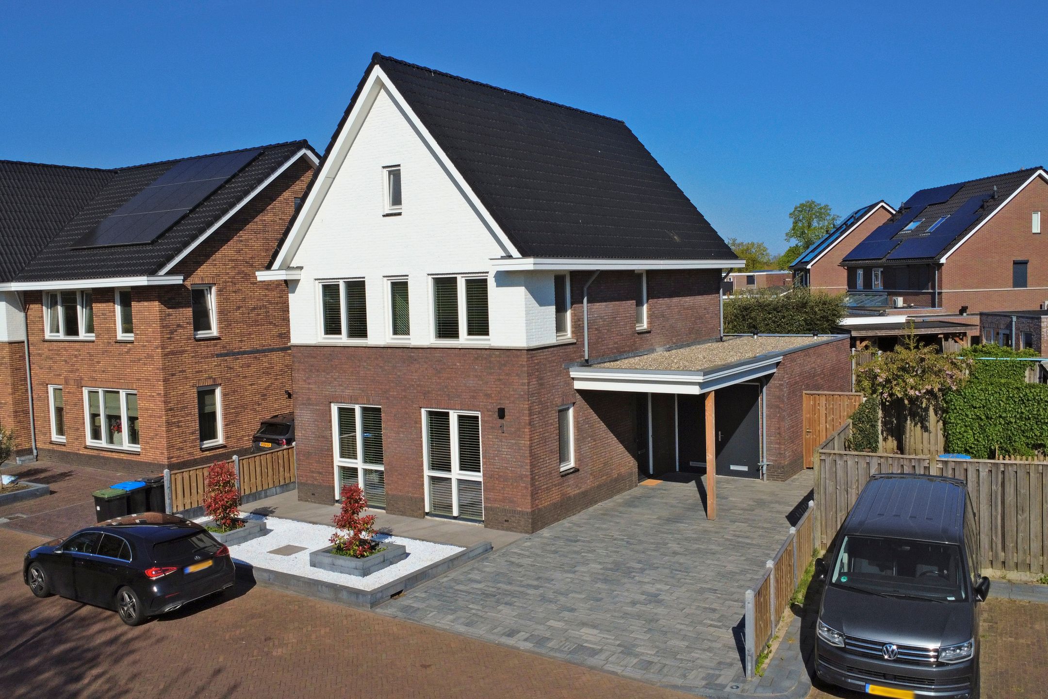 Foto van Saffierstraat 1, Almelo