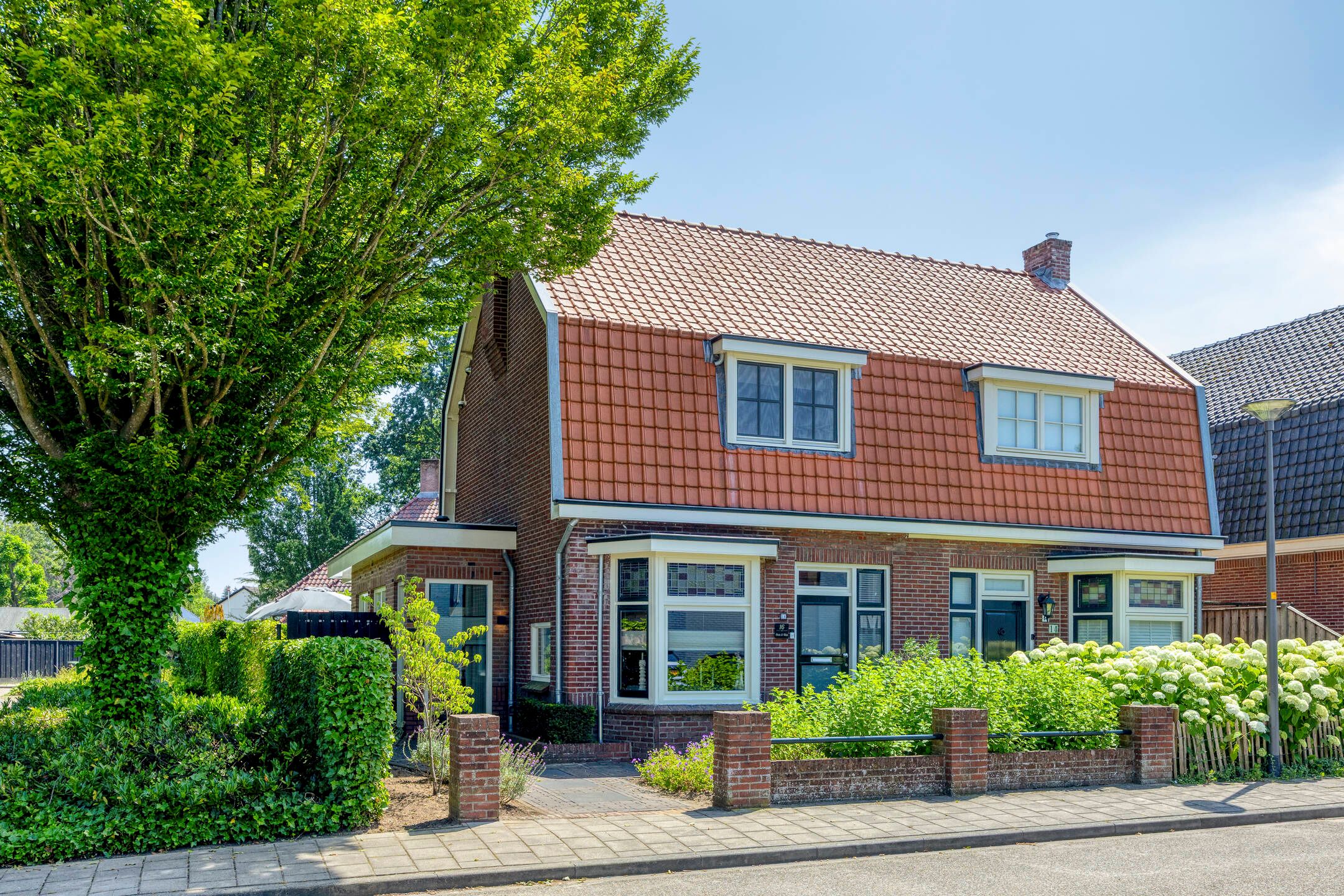 Foto van De Bieffel 16, Borne