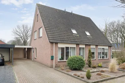 Foto van Aan 't Spoor 5, Vroomshoop