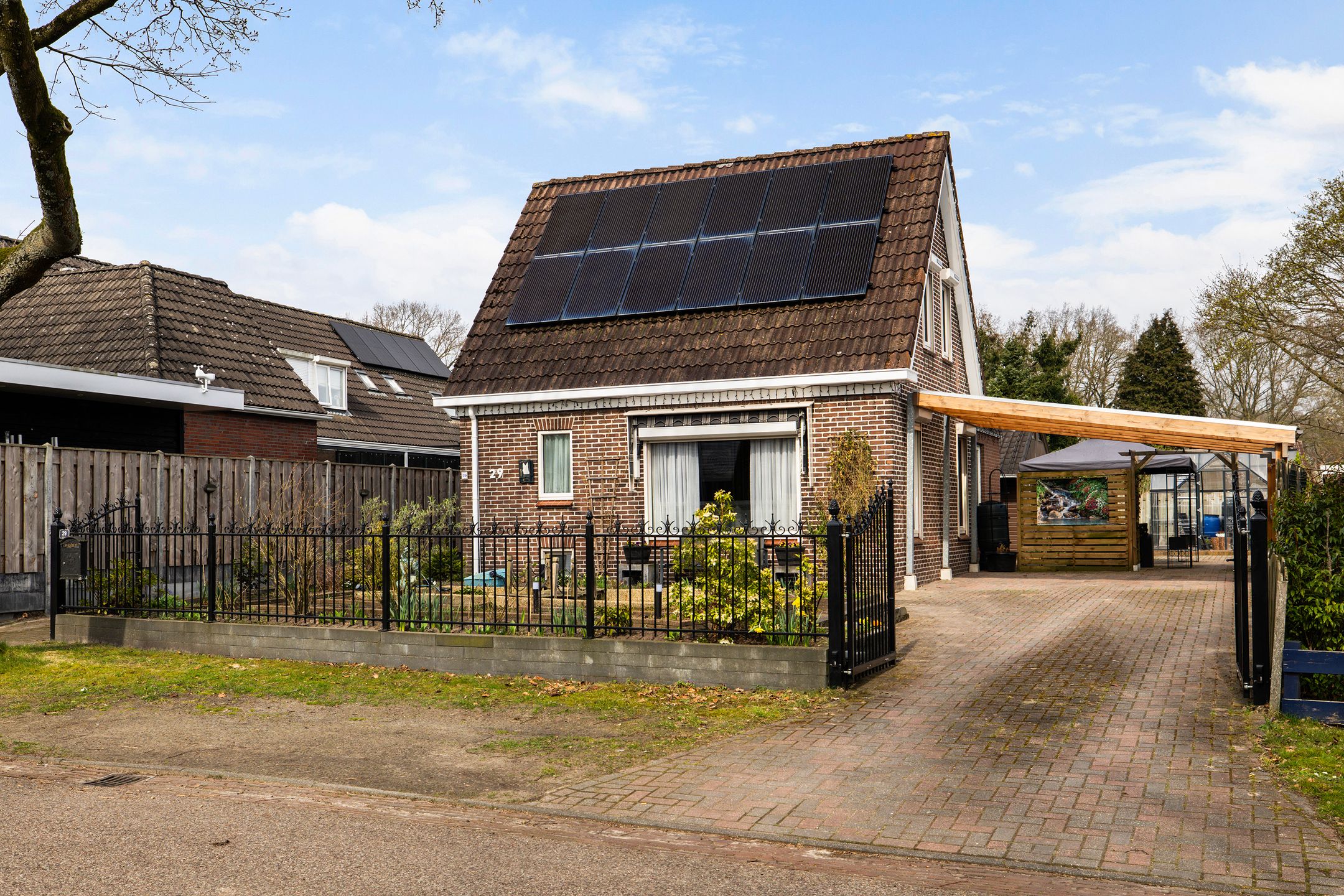Foto van De Hoge Loo 29, Emmen