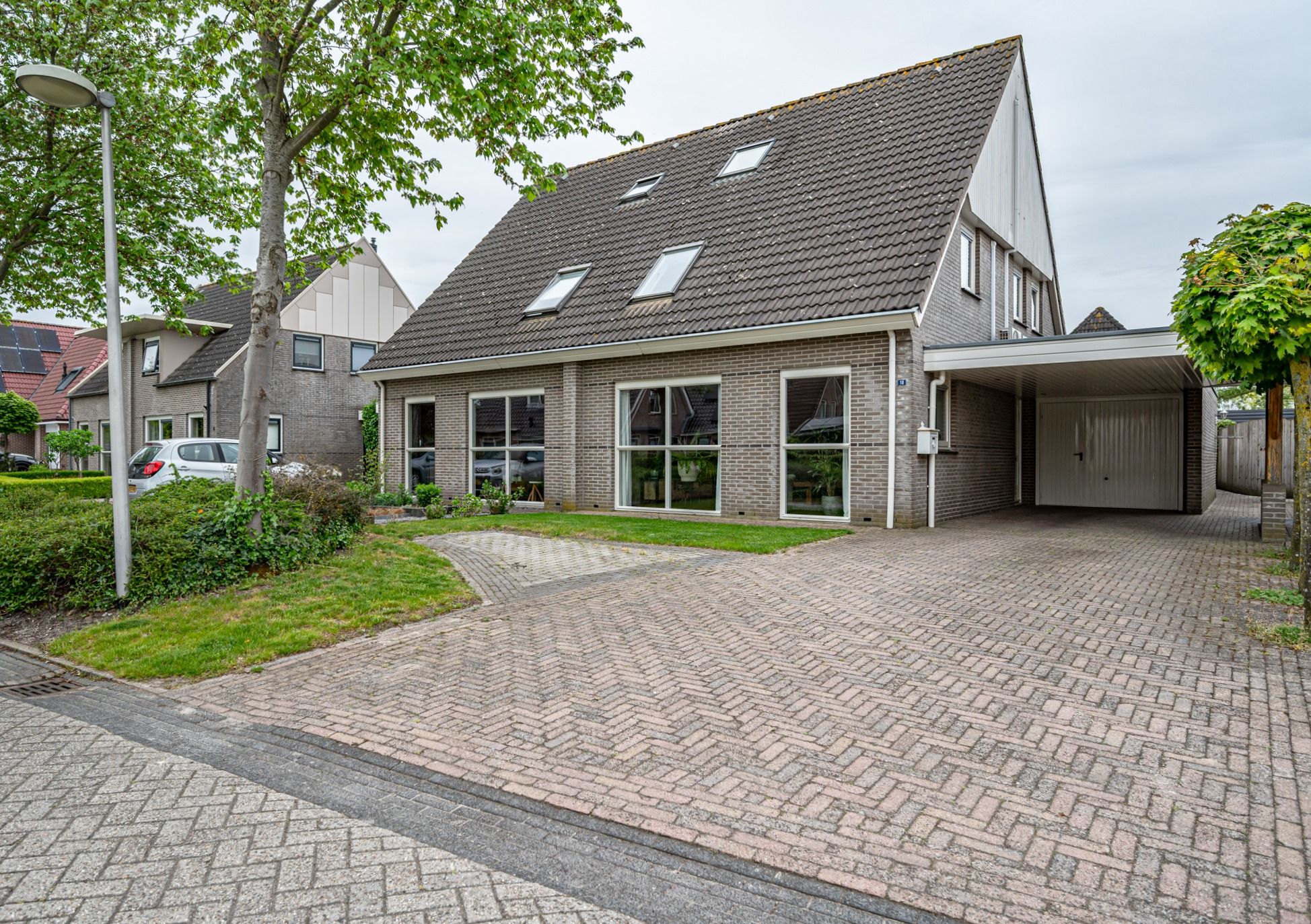 Foto van De Esdoorn 10, Koekange