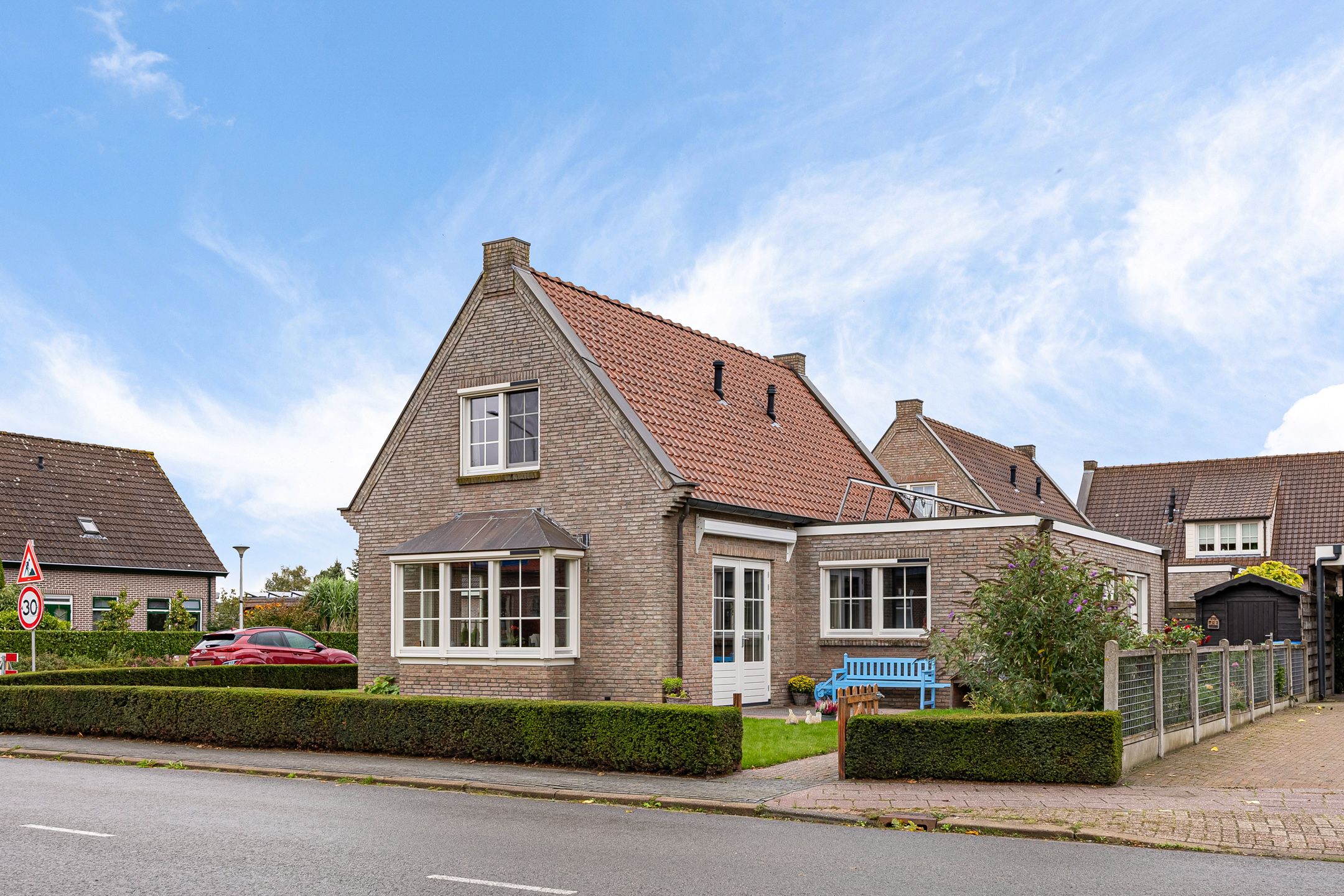 Foto van Mr. Harm Smeengeweg 2, Koekange