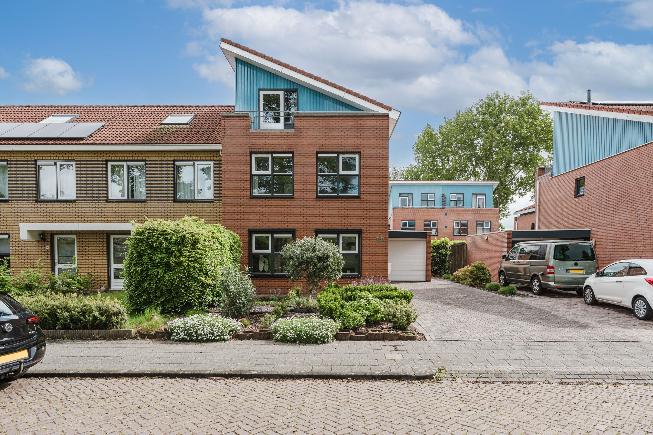 Foto van Surinamesingel 25, Heerenveen