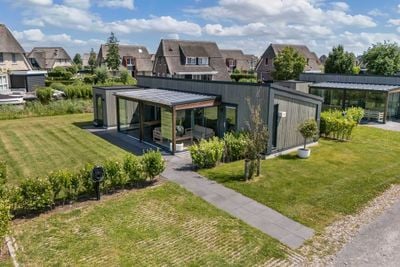 Foto van De Bûtertonne 48, Delfstrahuizen