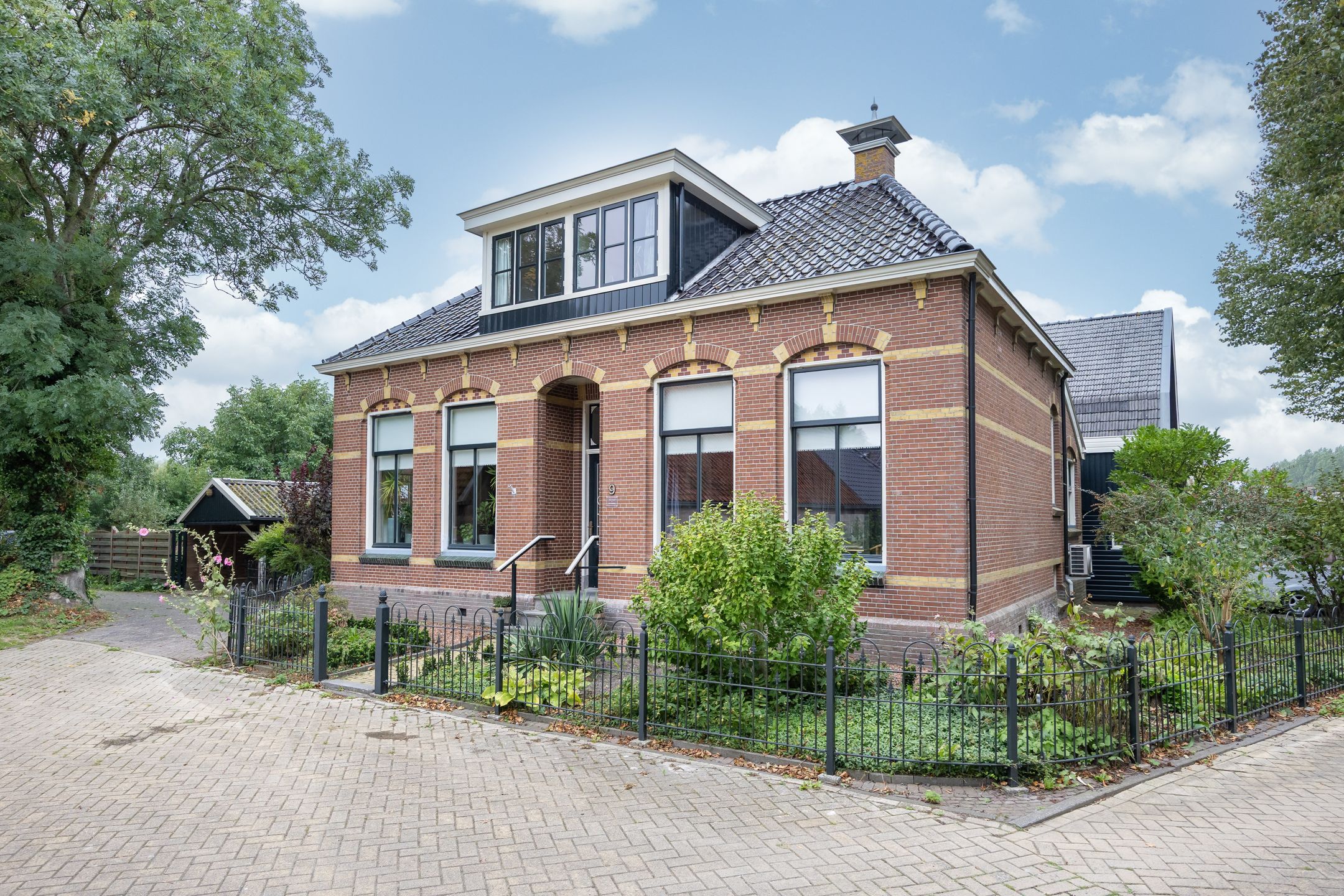 Foto van Schoolplein 9, Witmarsum