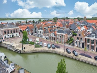 Foto van Voorstraat 7, Makkum Grachtenpand