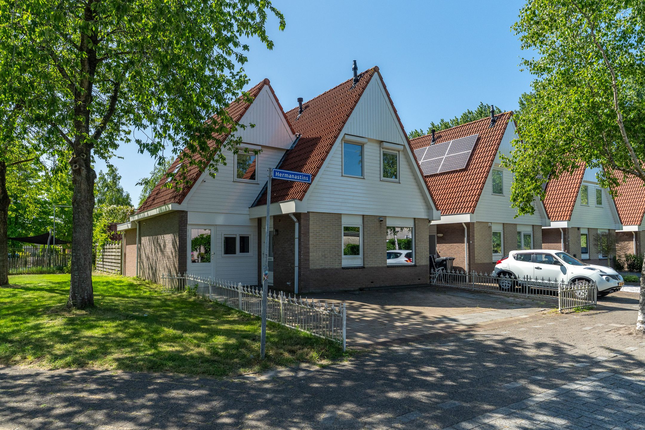 Foto van Hermanastins 1, Leeuwarden