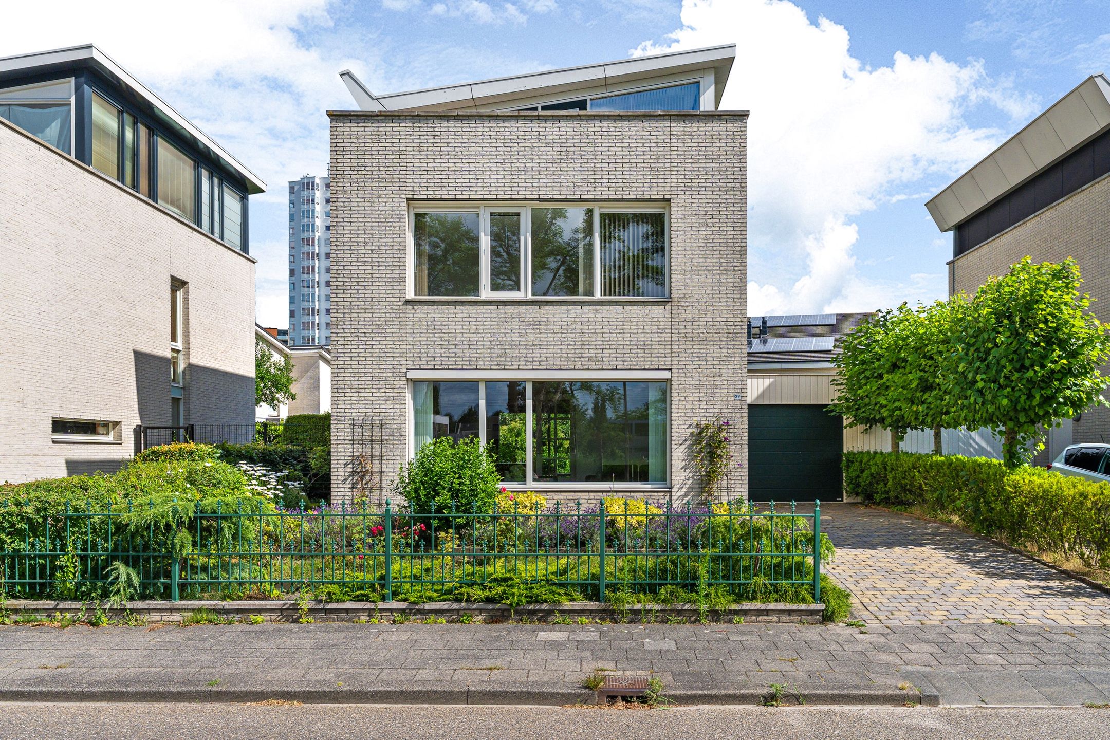 Foto van Beatrixstraat 37, Leeuwarden