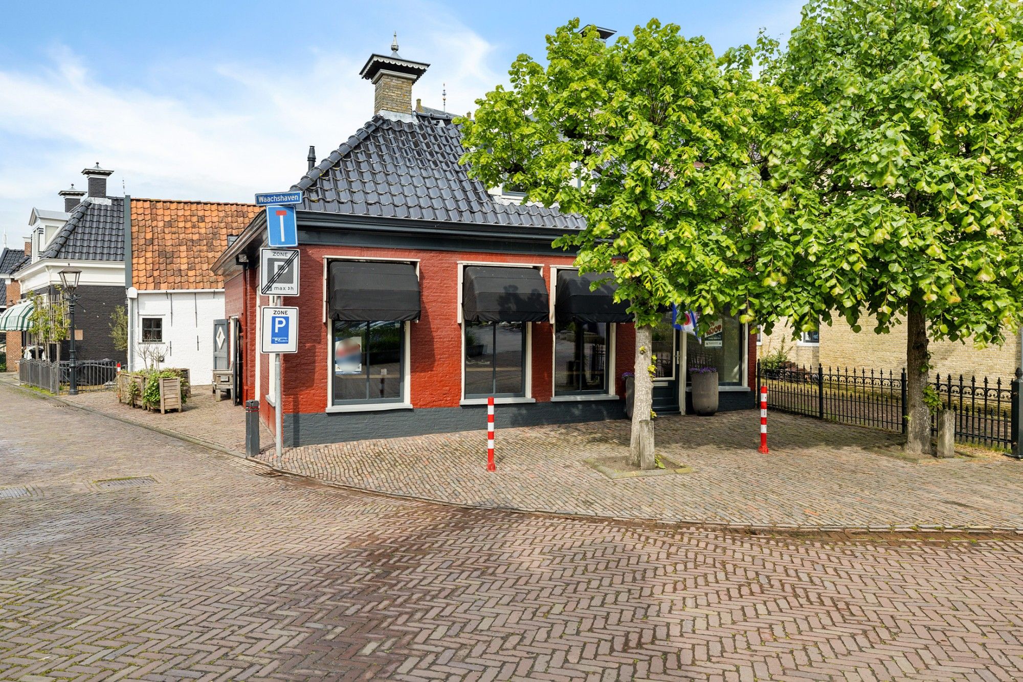 Foto van Halbertsma's Plein 2, Grou