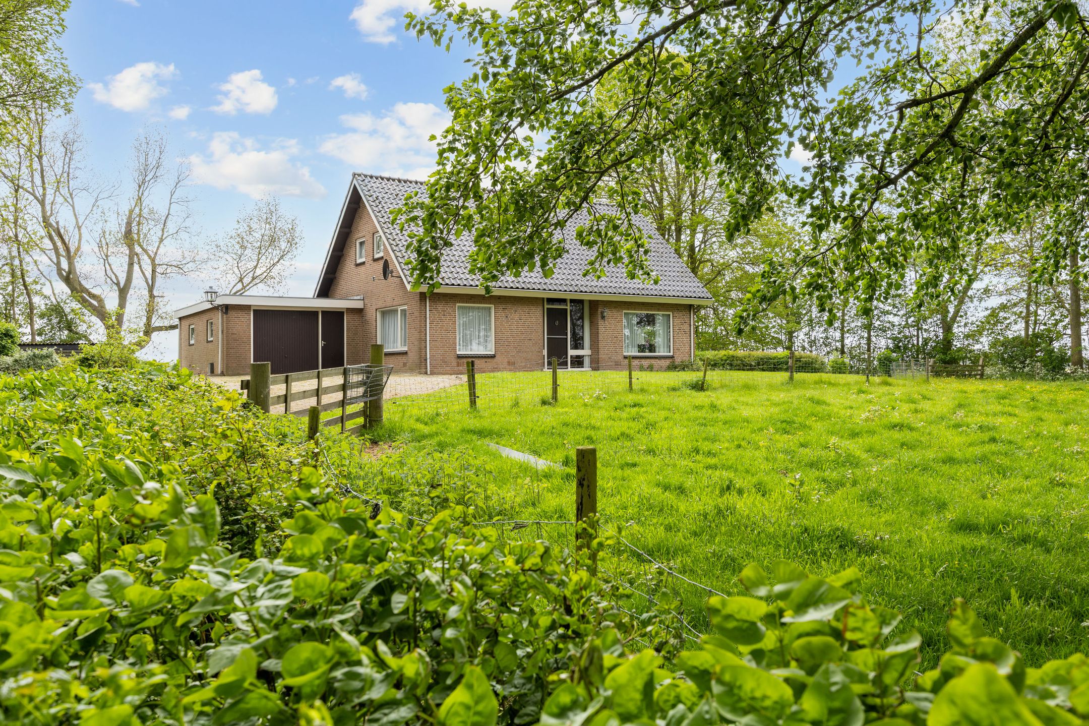Foto van Zuidermiedweg 2, Hallum