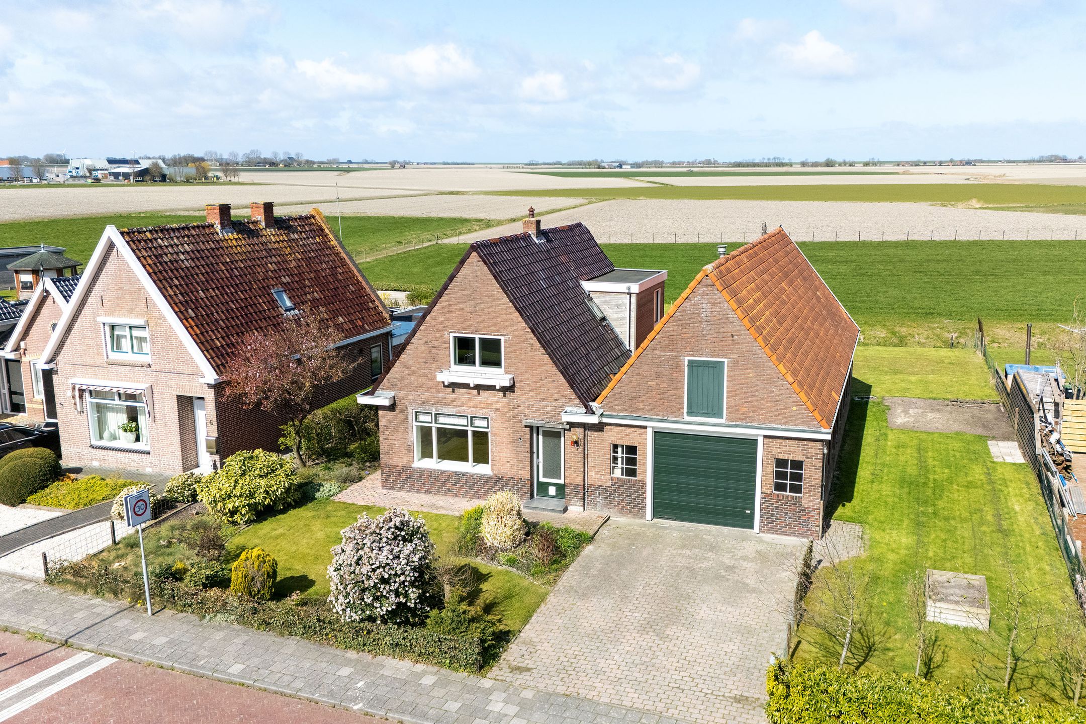 Foto van Ald Tún 8, Easternijtsjerk