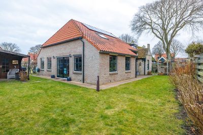 Foto van Kardinaal De Jongweg 17A, Nes Geschakelde woning
