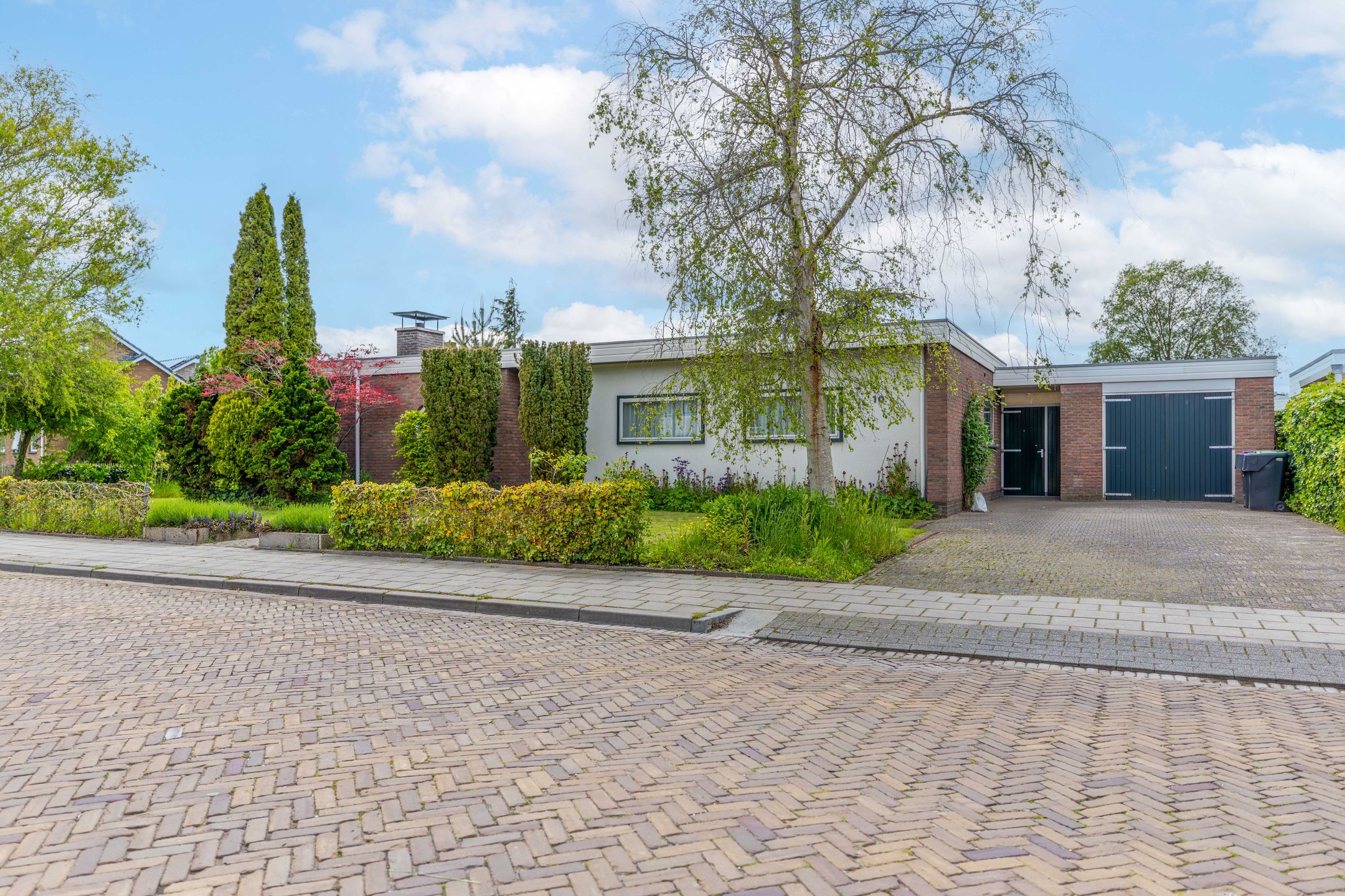 Foto van De Omloop 10, Surhuisterveen