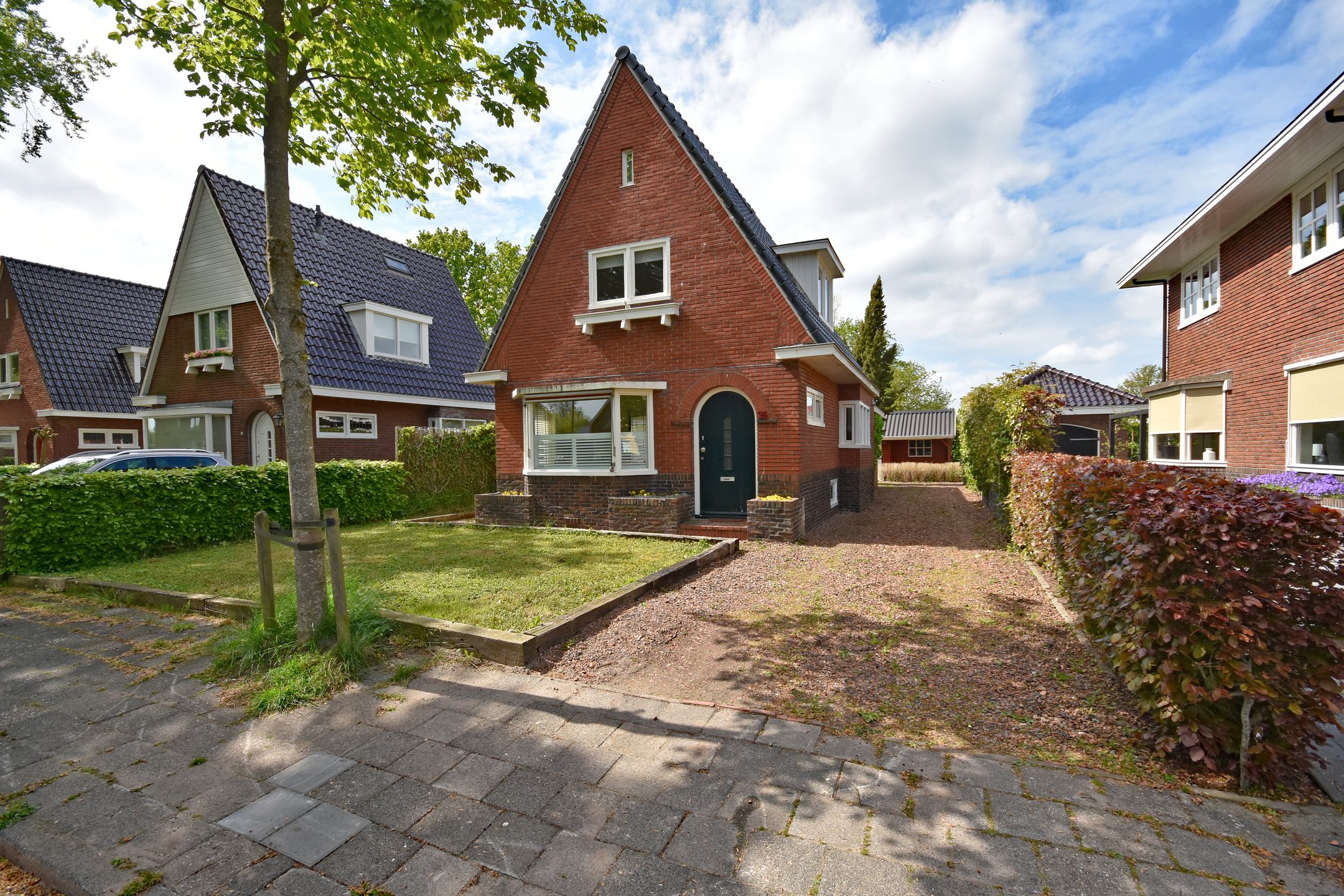 Foto van Julianalaan 25, Buitenpost