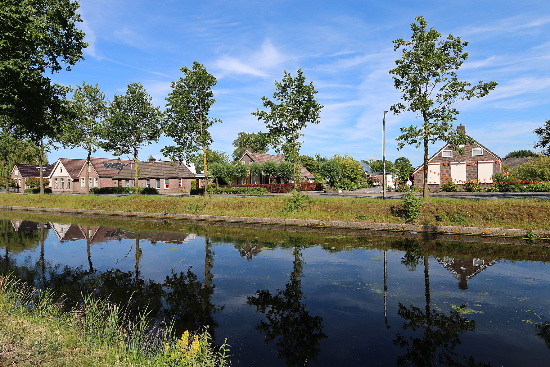 Foto van Hoofdweg 143, Bovensmilde