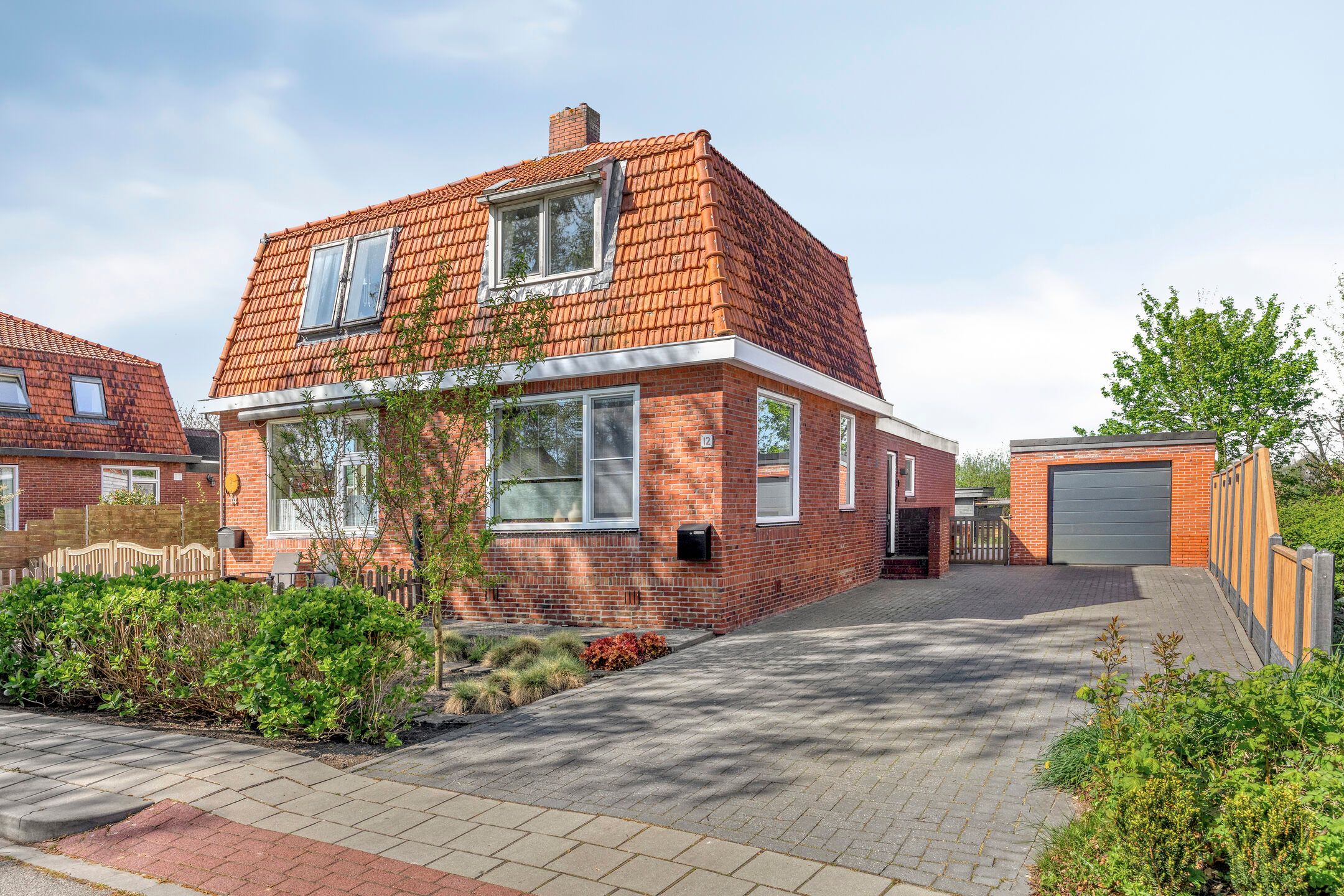 Foto van Burg v Roijenstr West 12, Hoogezand