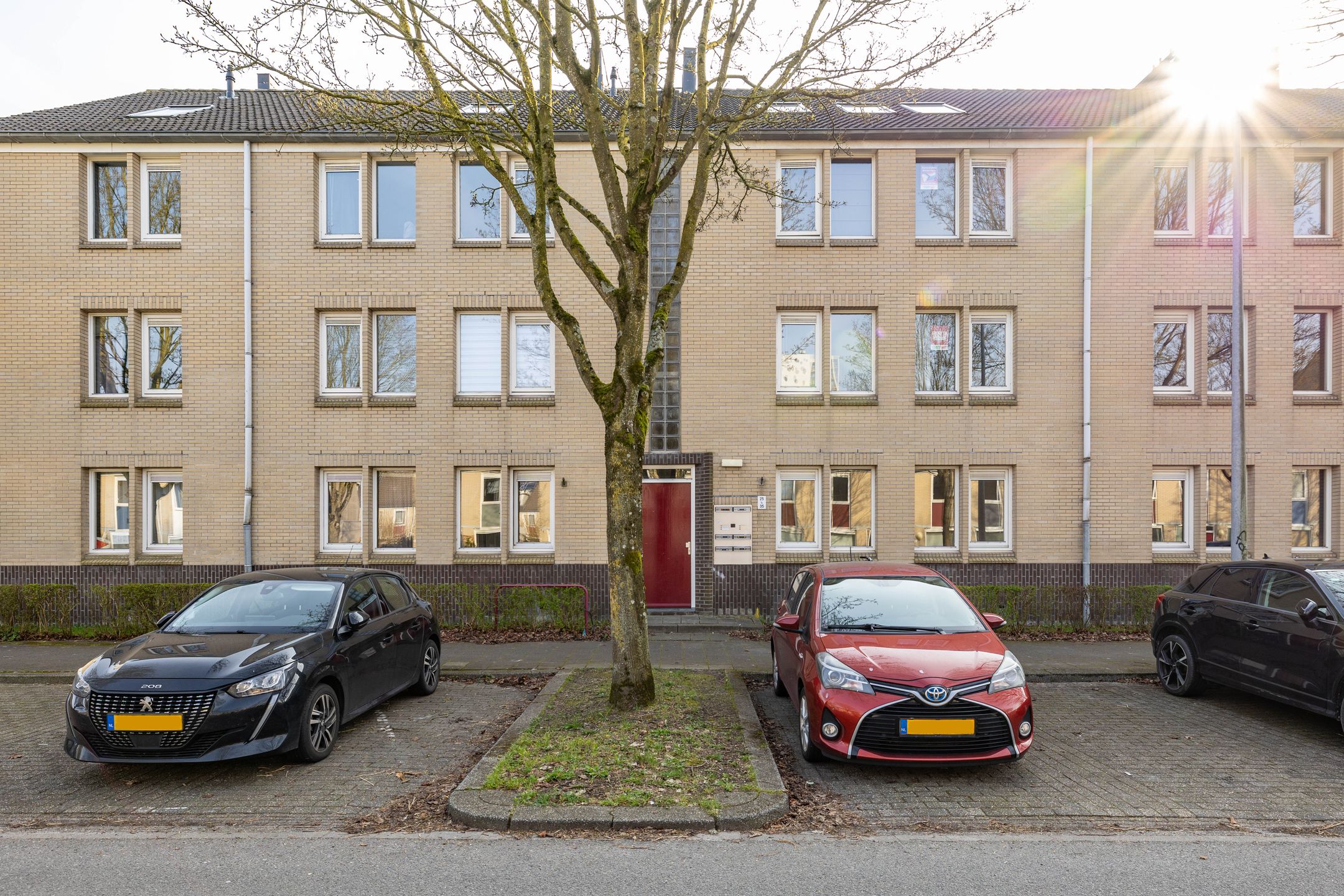 Foto van J.M. den Uylstraat 25, Groningen