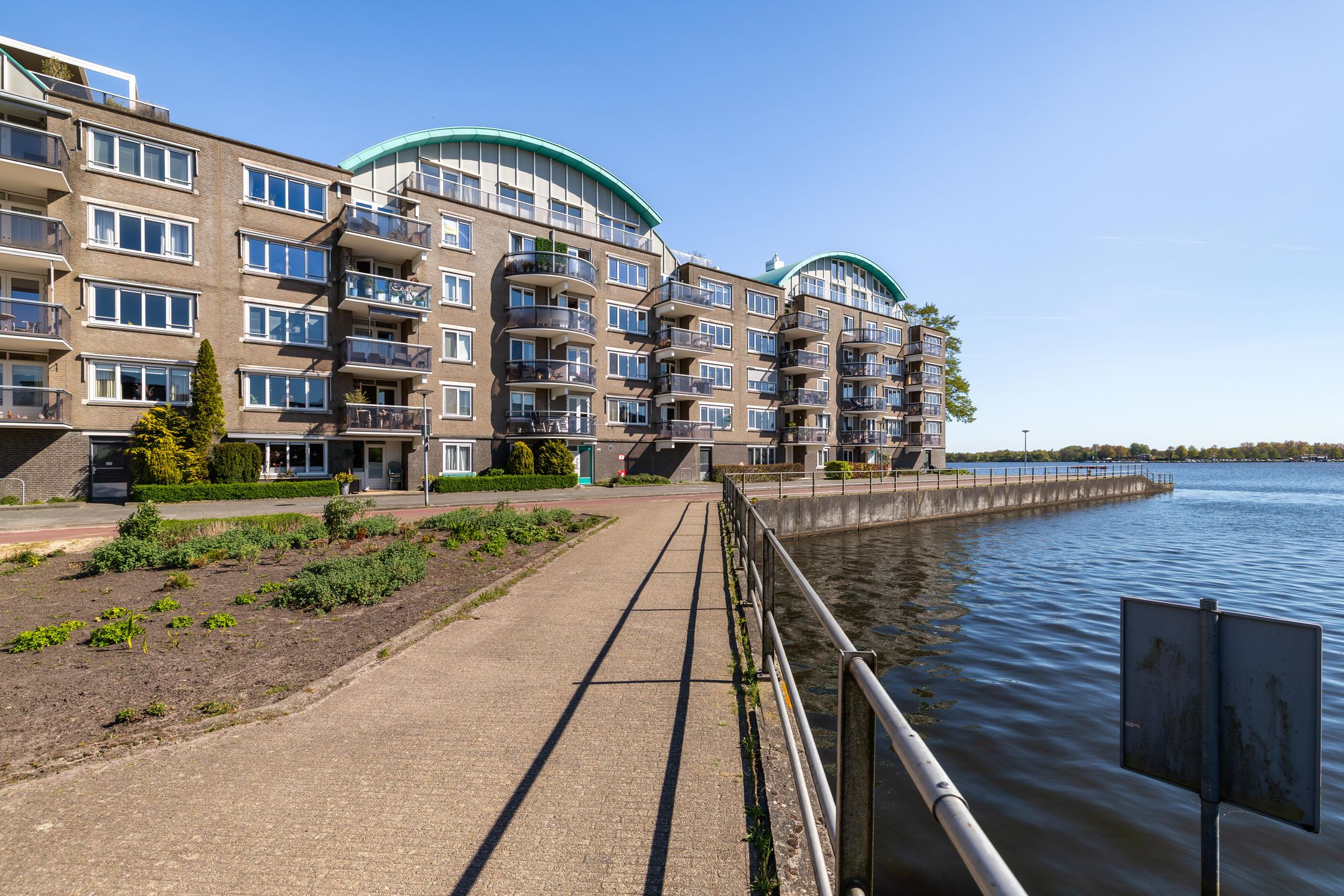 Foto van M.K. Gandhiplein 32, Groningen