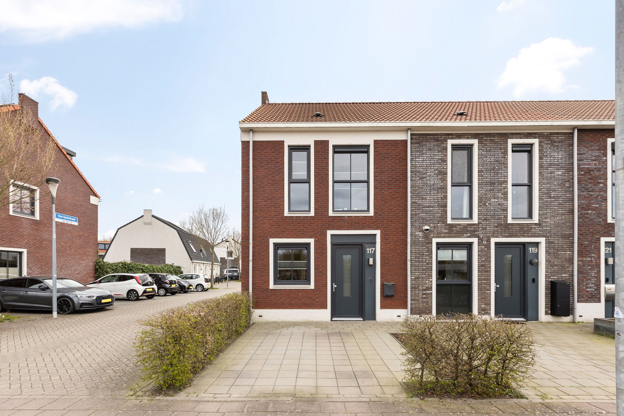 Foto van Van Eyckstraat 117, Groningen