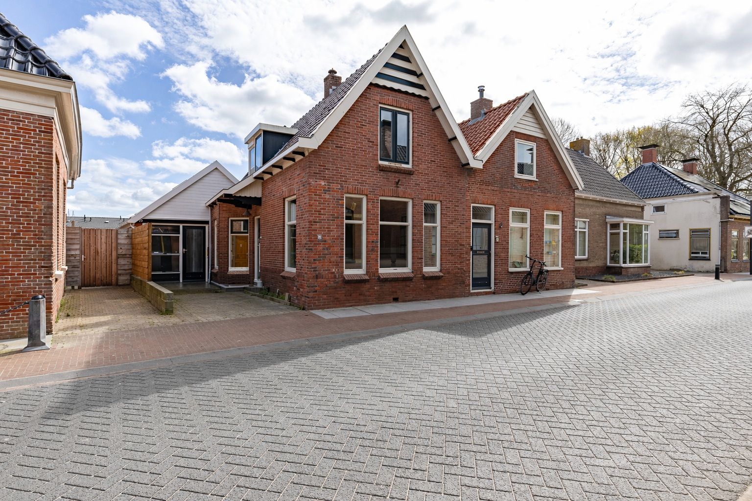 Foto van Burg Seinenstraat 12, Aduard